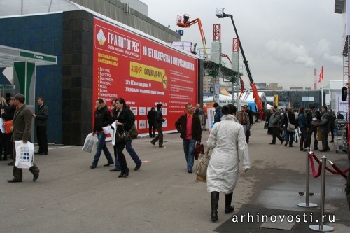 Выставка МосБилд. Территория Экспоцентра.