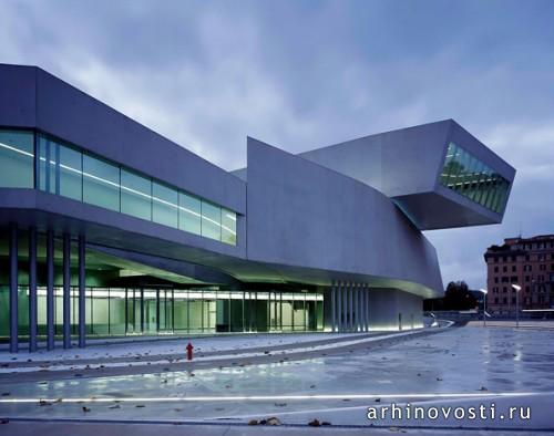 Заха Хадид (Zaha Hadid), Музей актуального искусства Макси (Maxxi), Рим, Италия.