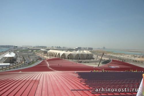 Мир Феррари в Абу-Даби (Ferrari World Abu Dhabi), ОАЭ.