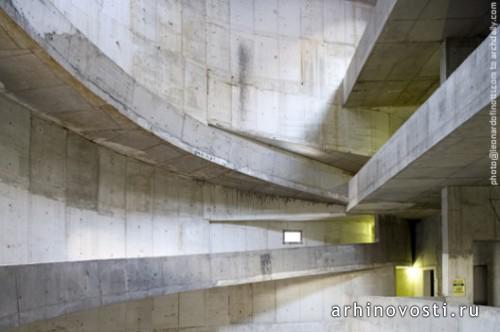 Альваро Сиза (Alvaro Siza), музей Иберу Камарго (Museu Iberê Camargo), Порто Алегре, Бразилия.