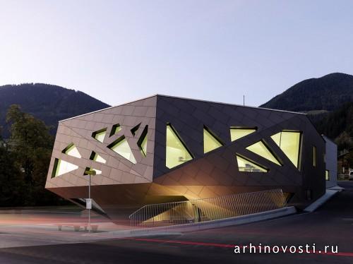 Общественный центр от Machné Architekten. Абфальтерсбах, Австрия.