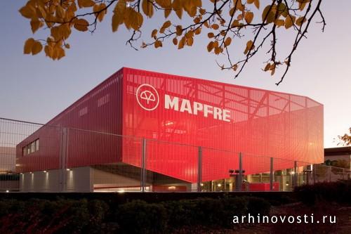 Сервисный центр MAPFRE от Beriot, Bernardini Arquitectos. Алькоркон, Испания.